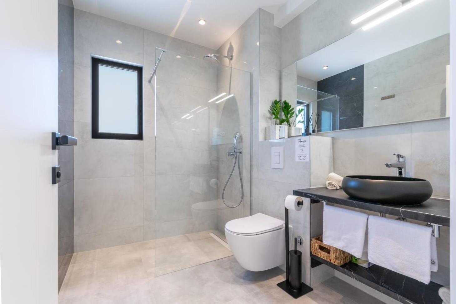 Luxury Andro *