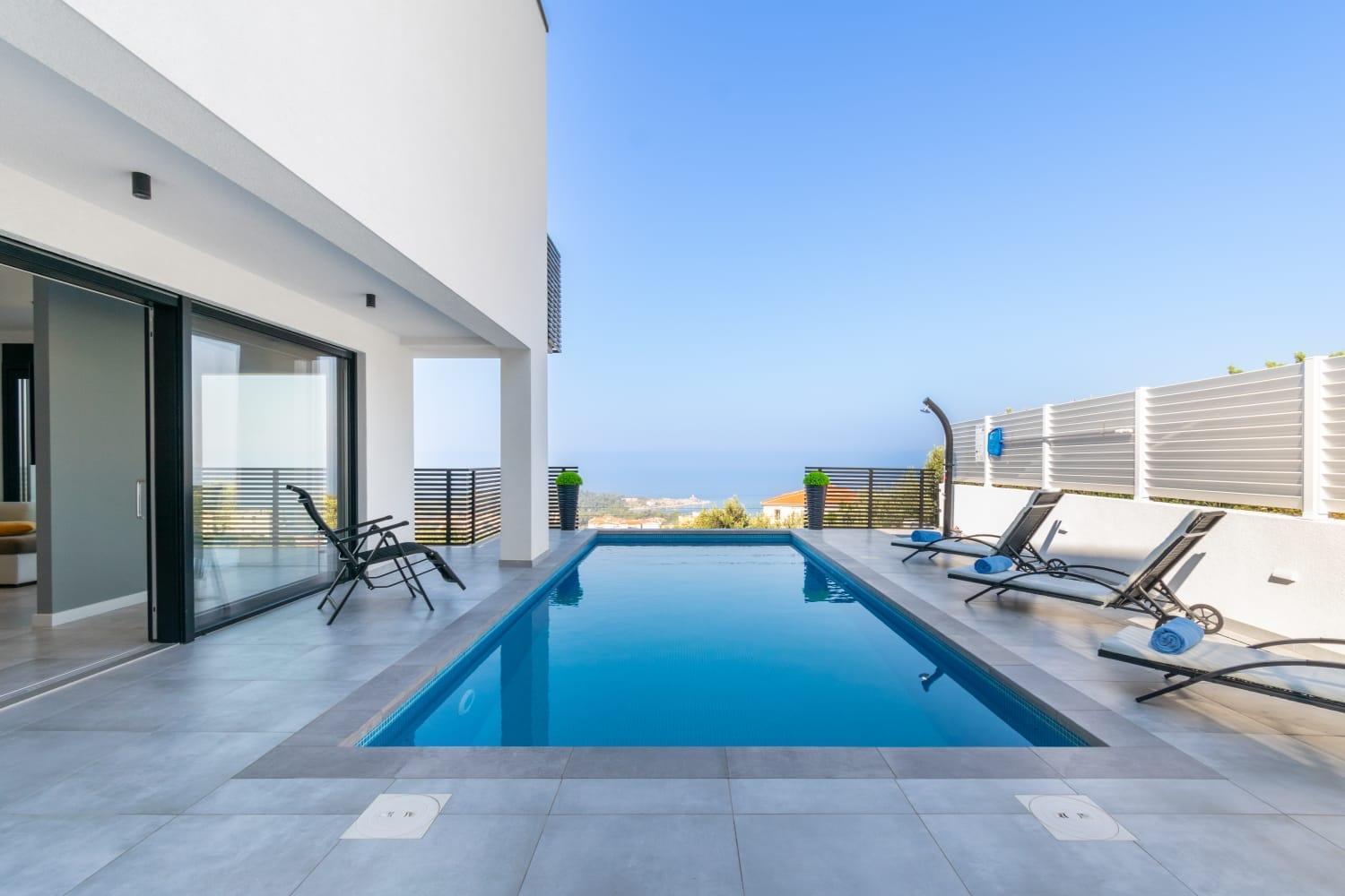 Villa Luxury Andro *